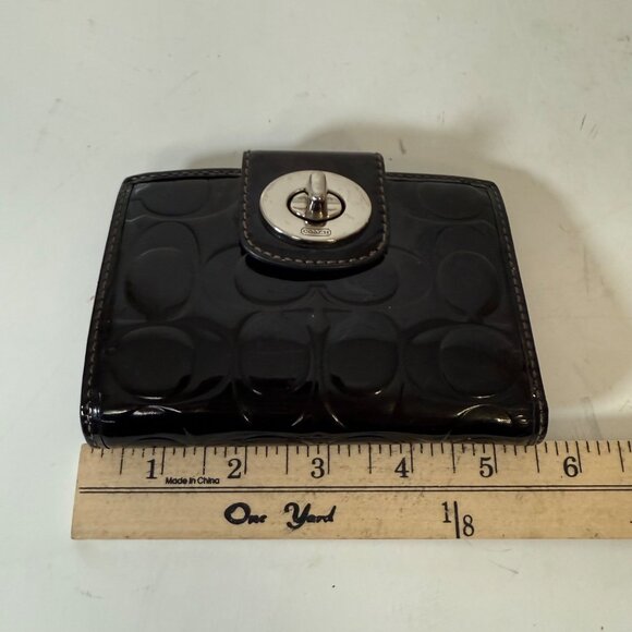 Coach Black Patent Leather Wallet Trifold Turnlock Closure Embossed Signature - Picture 11 of 16